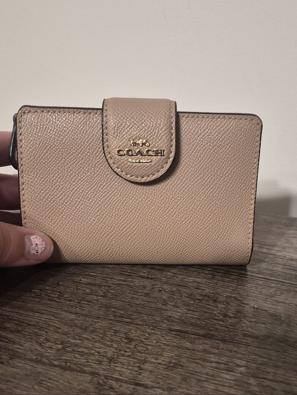 NWOT Coach Pebbled Leather Wallet in Taupe And Oxblood